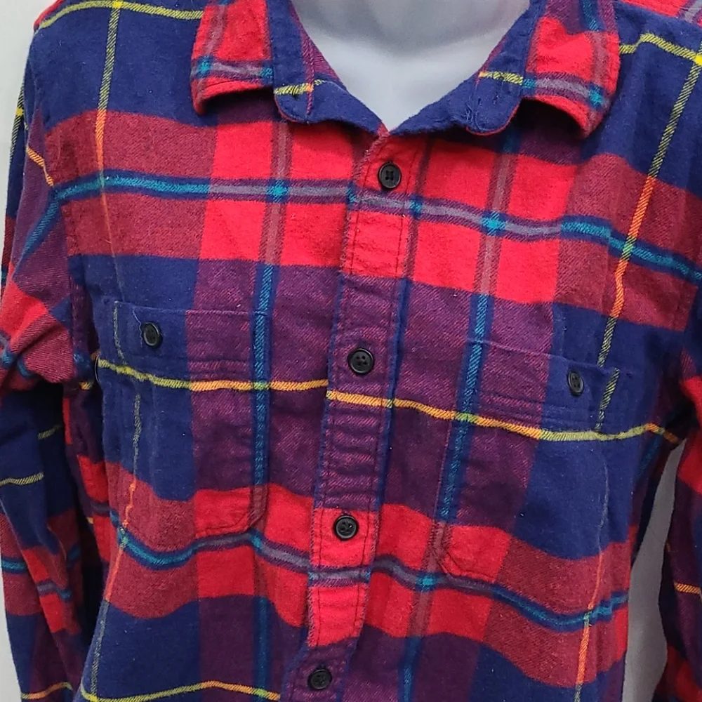 GAP PLAID FLANNEL BUTTON DOWN - Picture 2 of 4